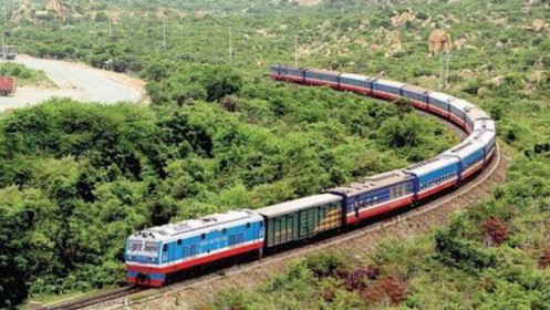Tuyến đường sắt 100.000 tỷ đồng: Bà Phạm Chi Lan hỏi thẳng