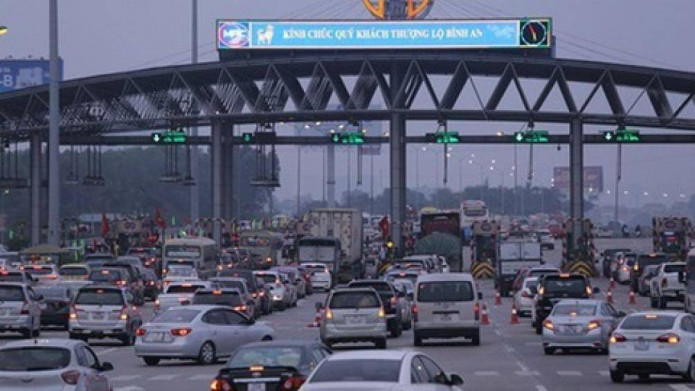 Trạm thu phí BOT cố tình tạo ùn tắc để khỏi xả trạm dịp Tết, xử lý được không?