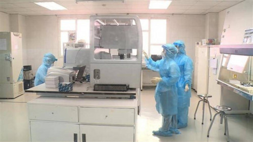 Bệnh nhân thứ 32 mắc COVID-19: Thuê chuyên cơ riêng từ Anh về Việt Nam