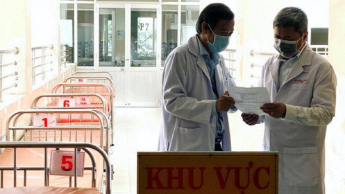 Sau điều trị, bệnh nhân Covid-19 thứ 32 'thuê máy bay riêng về từ Anh' đã âm tính