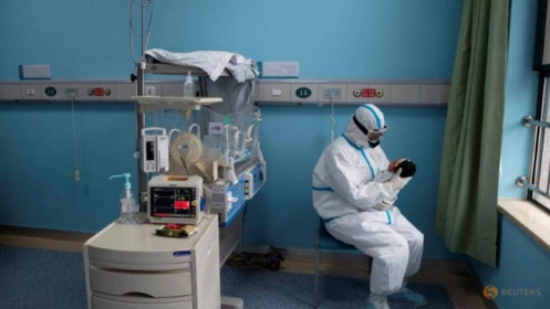 Ca bệnh nhập khẩu tăng ở TQ giữa lúc du học sinh đổ về