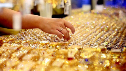 Vàng quay đầu giảm, người mua lỗ tiền triệu một đêm