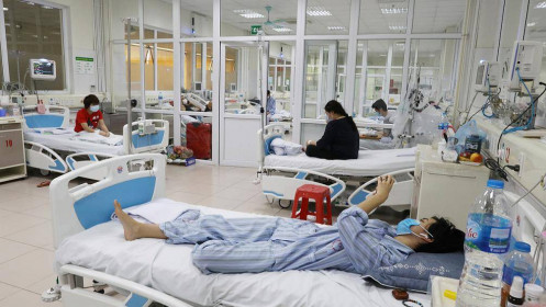 Ba bệnh nhân nặng hai lần âm tính nCoV