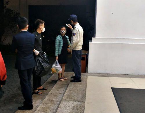 Không có chuyện người dân Times City ‘lũ lượt bỏ đi trong đêm'