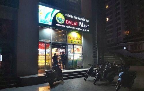 Không có chuyện người dân Times City ‘lũ lượt bỏ đi trong đêm'