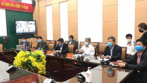 Một bệnh nhân dương tính virus SARS CoV-2 phải dùng máy thở