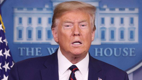 Trump khen thiết bị y tế Nga
