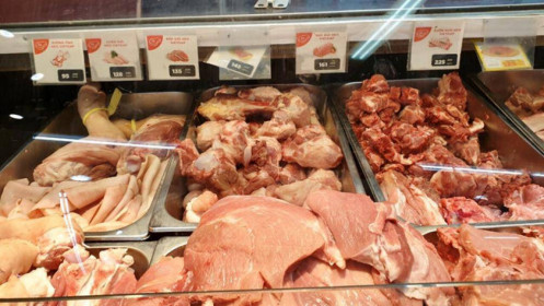 'Muốn mua thịt heo rẻ lên ti vi mà mua!'