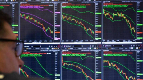 Chứng khoán 24h: VN-Index để mất mốc 830 điểm phiên cuối tuần