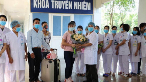 Sáng 17/5, đã 31 ngày không có ca mắc COVID-19 ở cộng đồng, gần 10.000 người cách ly chống dịch
