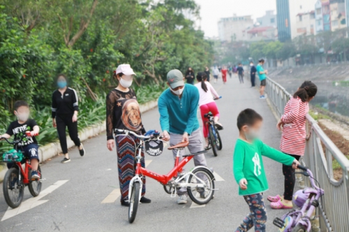 Cảnh báo: Phần lớn các ca lây nhiễm COVID-19 do tiếp xúc rất gần, không đeo khẩu trang