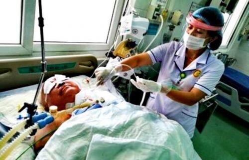 Sức khỏe hai ca COVID-19 nặng 416 và 418 được cải thiện, khả năng hồi phục tốt