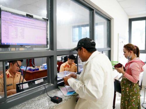 Thông tư 58 sang tên đổi chủ xe cũ mua lại: Bắt buộc 2 chủ xe có mặt?