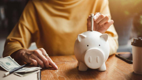 4 mẹo giúp tự động tiết kiệm để không lặp lại những ngày viêm màng túi