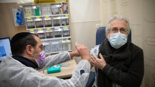 Tiêm vaccine vẫn nhiễm nCoV 'là bình thường'