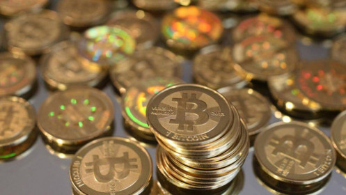Bitcoin tiến gần mốc 38.000 USD