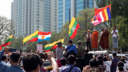 Đảo chính và ba vấn đề của nhà đầu tư nước ngoài ở Myanmar