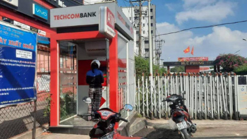 Chuyện lạ: ATM giao dịch ế ẩm những ngày cuối năm