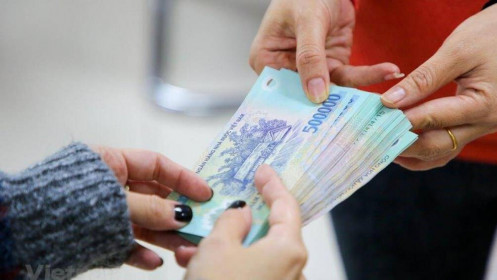 'Năm COVID buồn’: Đảo lộn chuyện tiền thưởng Tết