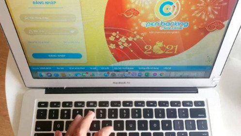 Nghỉ Tết, vẫn gửi tiết kiệm online lãi suất cao hơn tại quầy