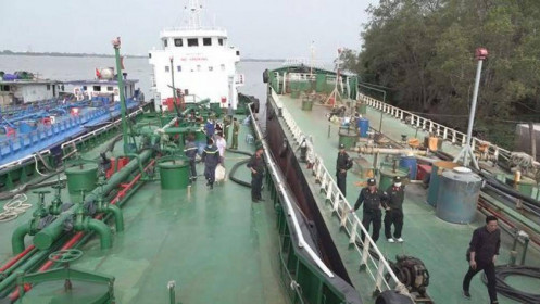 Đường dây làm giả 200 triệu lít xăng bị triệt phá ra sao ?