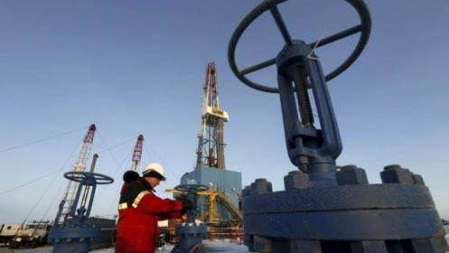 OPEC+ gia hạn phần lớn cắt giảm sản lượng dầu mỏ trong tháng 4/2021