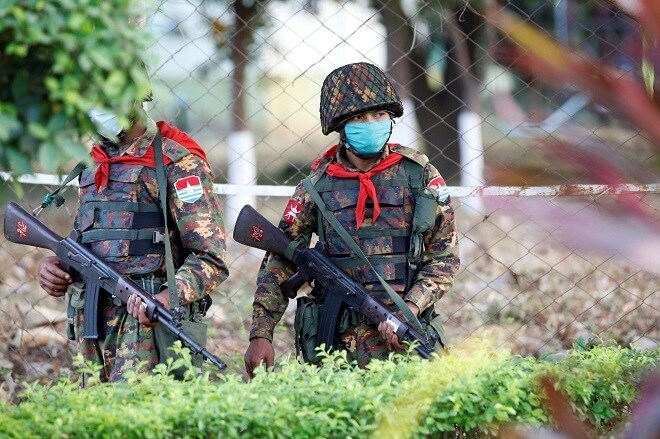 Đảo chính xong, quân đội Myanmar gặp thách thức lớn