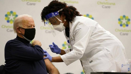 Mỹ sắp cán mốc 100 triệu người được tiêm vaccine ngừa Covid-19