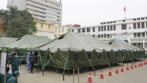 Thực hiện 4 tại chỗ phân công ít nhất 1 bệnh viện địa phương làm bệnh viện dã chiến