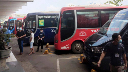 Bộ Tài chính đề xuất tiếp tục giảm mức thu 30 khoản phí, lệ phí