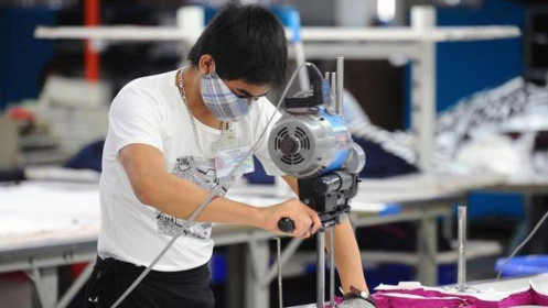 Áp lực lãi vay đè doanh nghiệp ngân hàng thu lợi từ đâu ?