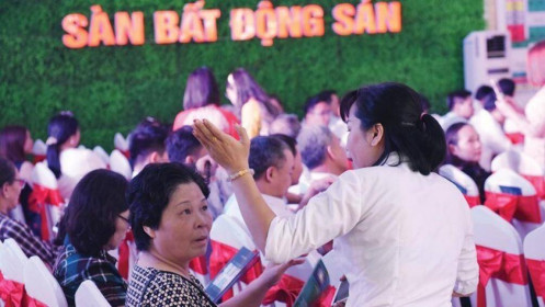 Thị trường bất động sản chờ cú hồi sau dịch