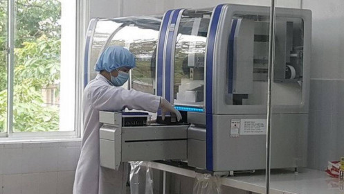 Loạn giá máy xét nghiệm, vaccine Covid-19 cần phân biệt giá