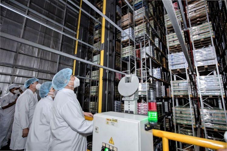 Thủ tướng Chính phủ đánh giá Vinamilk là doanh nghiệp điển hình “vừa sản xuất, vừa chiến đấu” trong dịch Covid-19