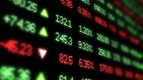 6 tháng cuối năm cổ phiếu dòng bank, thép và chứng khoán sẽ như thế nào?
