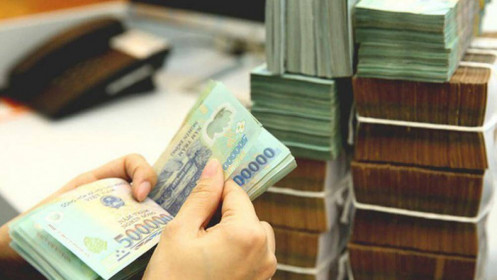 Tiền đổ vào đâu khi lãi suất ngân hàng giảm kỷ lục?
