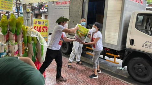 Tình người rực sáng trong đại dịch Covid-19