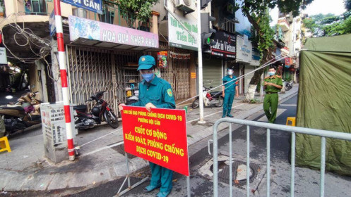 Phong tỏa đoạn phố Đội Cấn (quận Ba Đình) có 20 ca nhiễm vi rút SARS-CoV-2