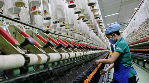 Doanh nghiệp dệt may đối mặt với khó khăn chồng chất