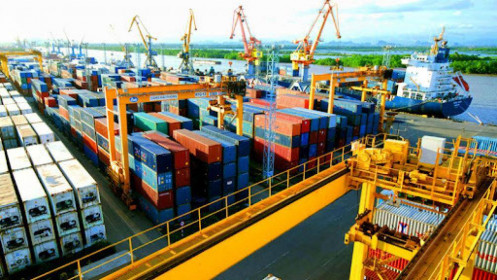 Hàng hóa thông quan qua Trung Quốc bị chậm rủi ro cho doanh nghiệp