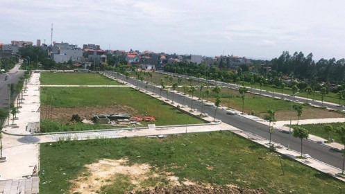 Giới đầu tư “đứng ngồi không yên” khi đại dịch kéo dài