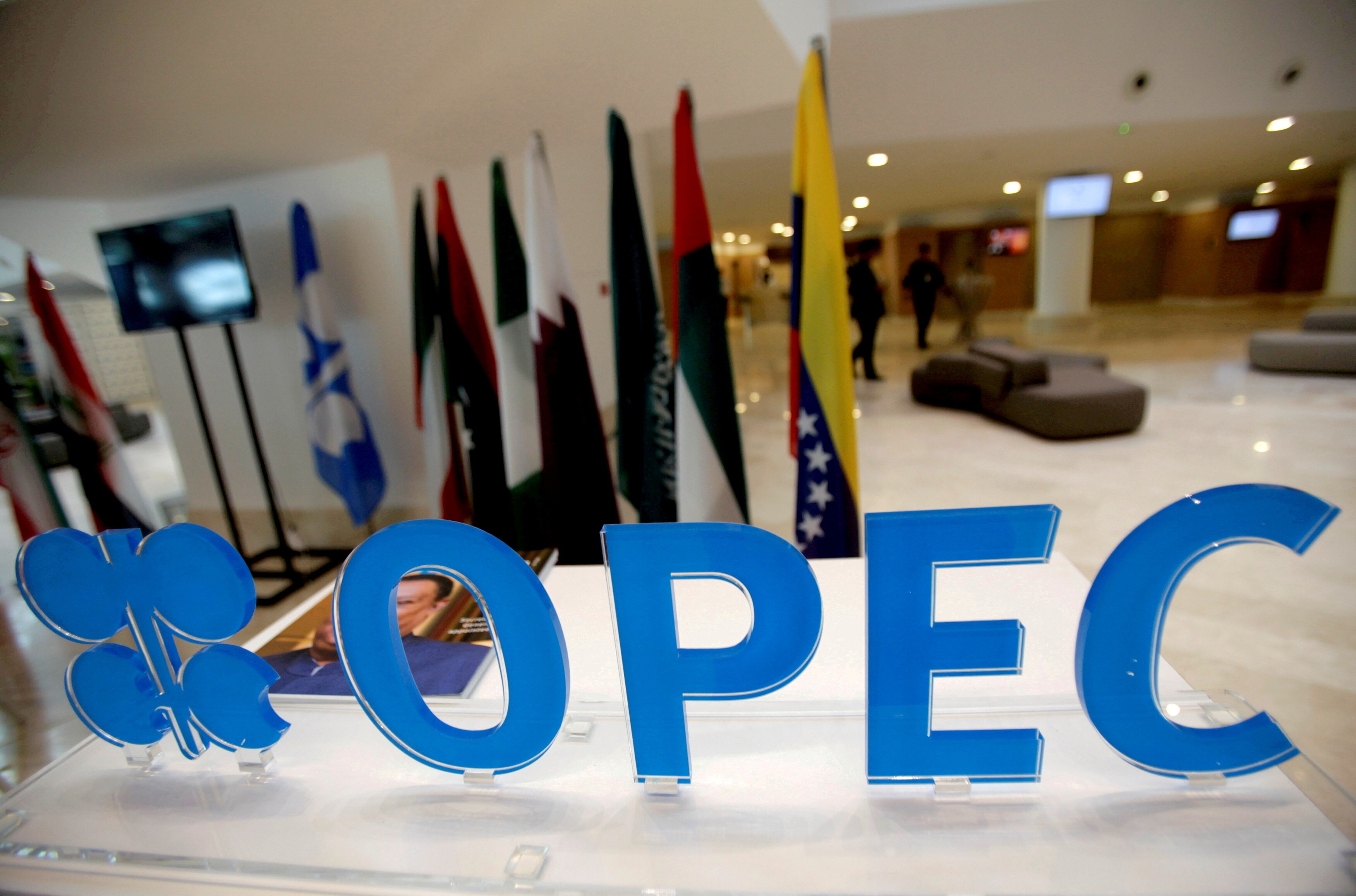 OPEC HOÃN CÁC CUỘC HỌP KỸ THUẬT ĐỂ ĐÁNH GIÁ NGUỒN TÁC ĐỘNG CỦA OMICRON. OPEC và các đồng minh đã hoãn  ...