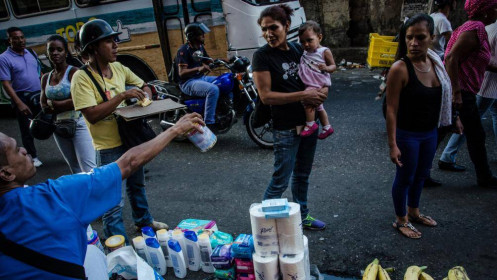 Vượt qua chu kỳ lạm phát phi mã có ý nghĩa như thế nào đối với kinh tế Venezuela?