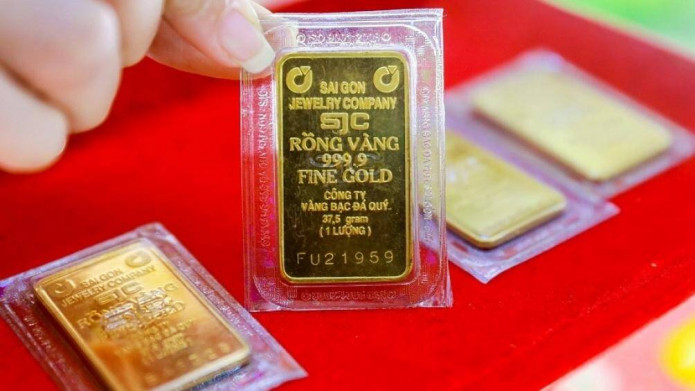 Vàng chính thức phá mốc 69 triệu/lượng