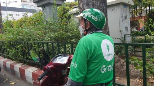 Grab tăng giá: Tài xế thở phào, người dùng đắn đo