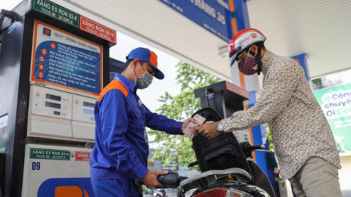 Giá xăng sắp giảm sau 7 lần tăng liên tiếp?