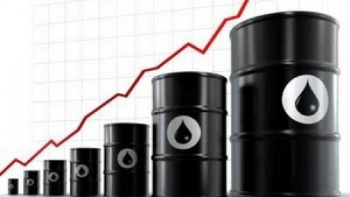 Dầu tăng cao hơn sau thông tin về lệnh trừng phạt của EU đối với dầu Nga