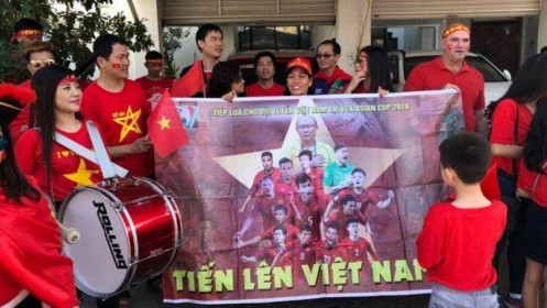 Nữ đại gia treo thưởng 800 triệu đồng cho hai đội tuyển bóng đá Việt Nam tại SEA Games 31 là ai?