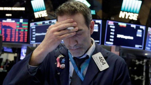 Dow Jones sụt 1,100 điểm, chứng kiến phiên giảm mạnh nhất kể từ năm 2020