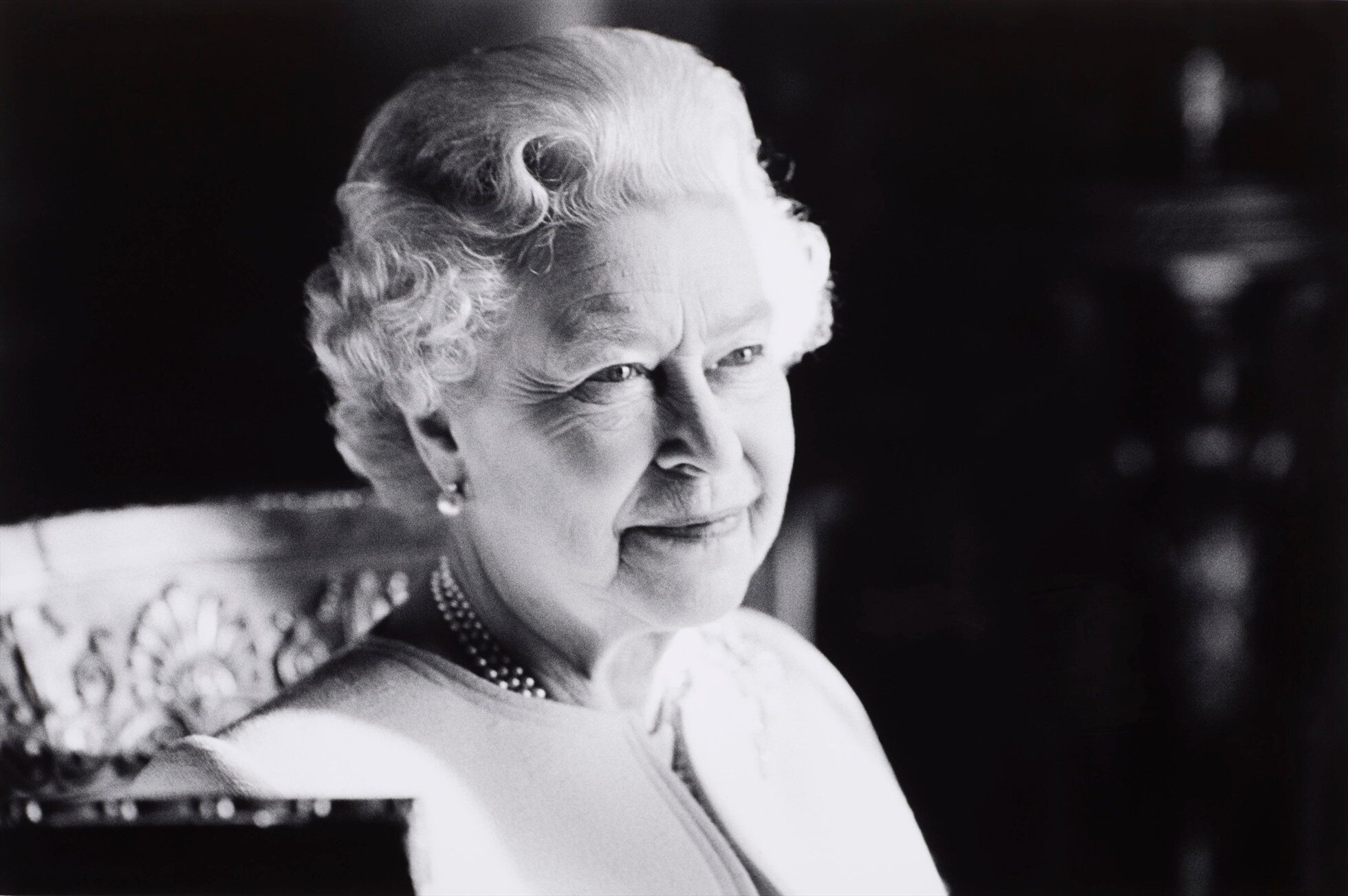 NỮ HOÀNG ANH QUA ĐỜI - ẢNH HƯỞNG MẠNH MẼ ĐẾN NỀN KINH TẾ. Hôm qua, Nữ hoàng Elizabeth II đã qua đời,  ...